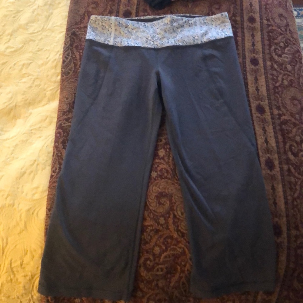 Lululemon Gather and Crow Crop
